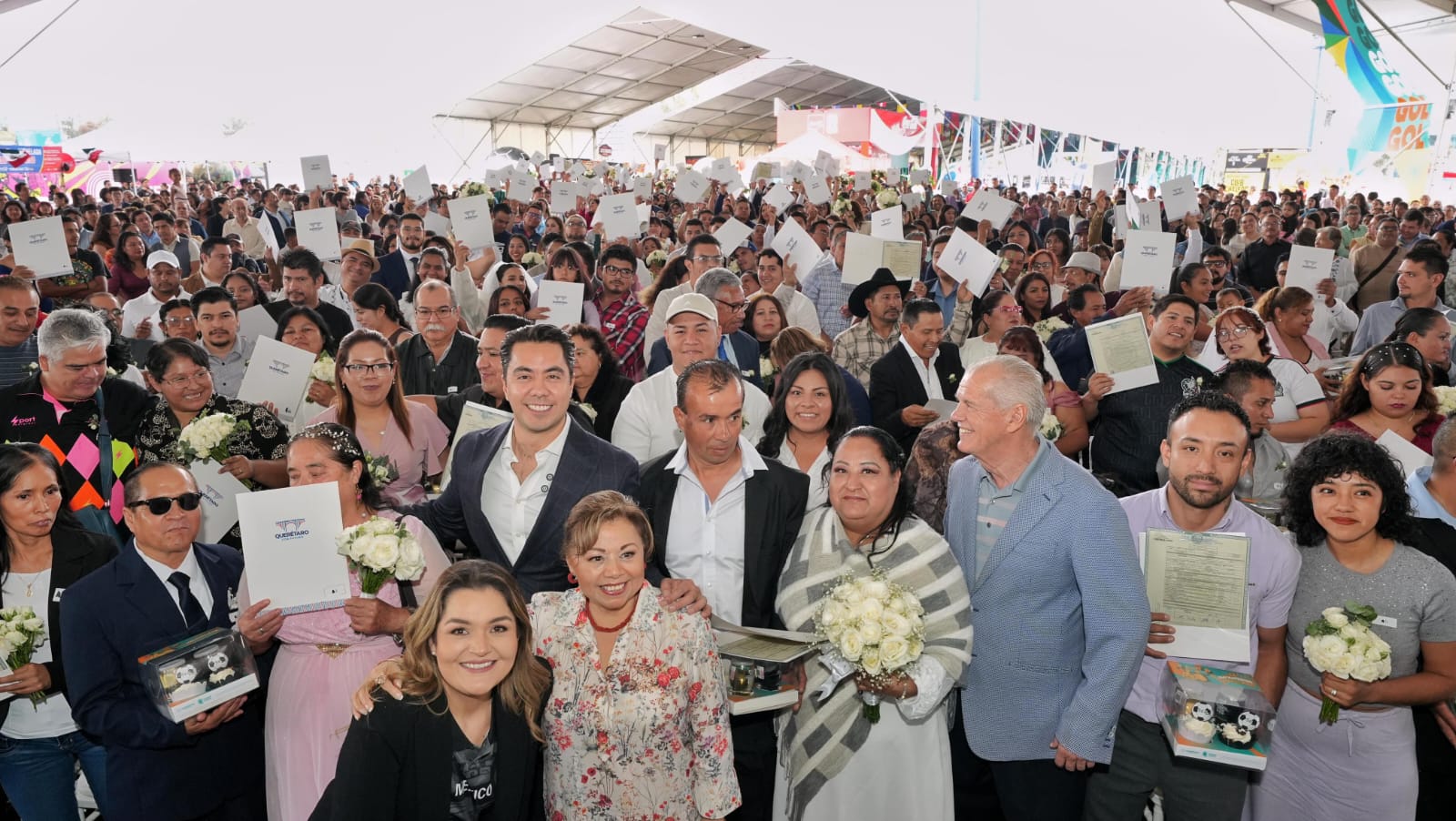 174 PAREJAS SE CASARON ESTE DOMINGO EN EL MEXICQ ZONA FEST