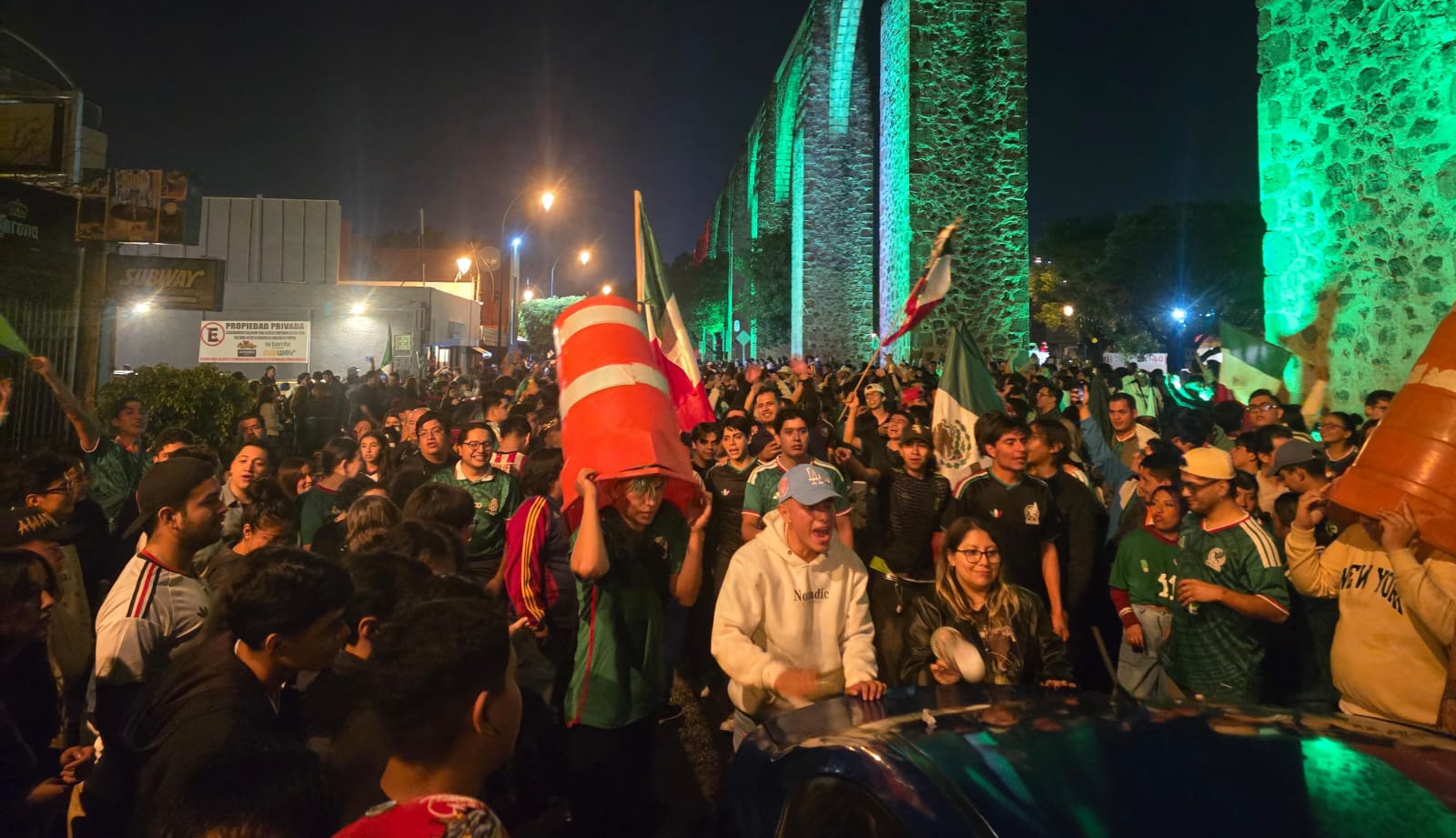 Detienen a 11 durante festejos por triunfo de México
