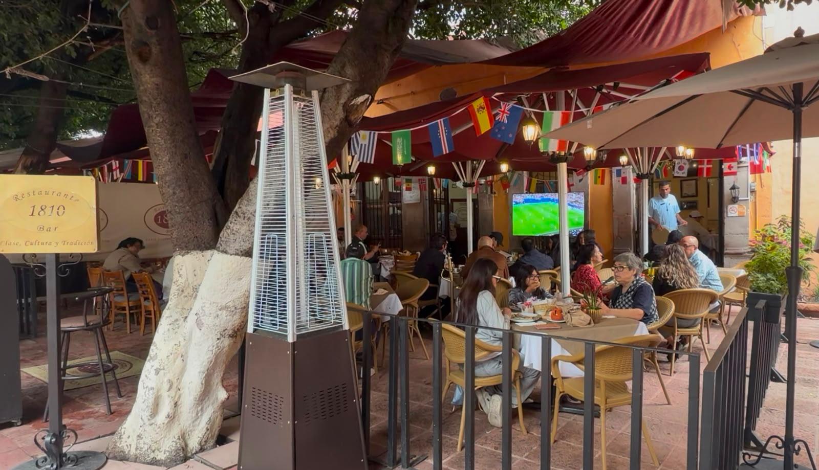 Triunfos de México ‘disparan’ las ventas en restaurantes del Centro Histórico