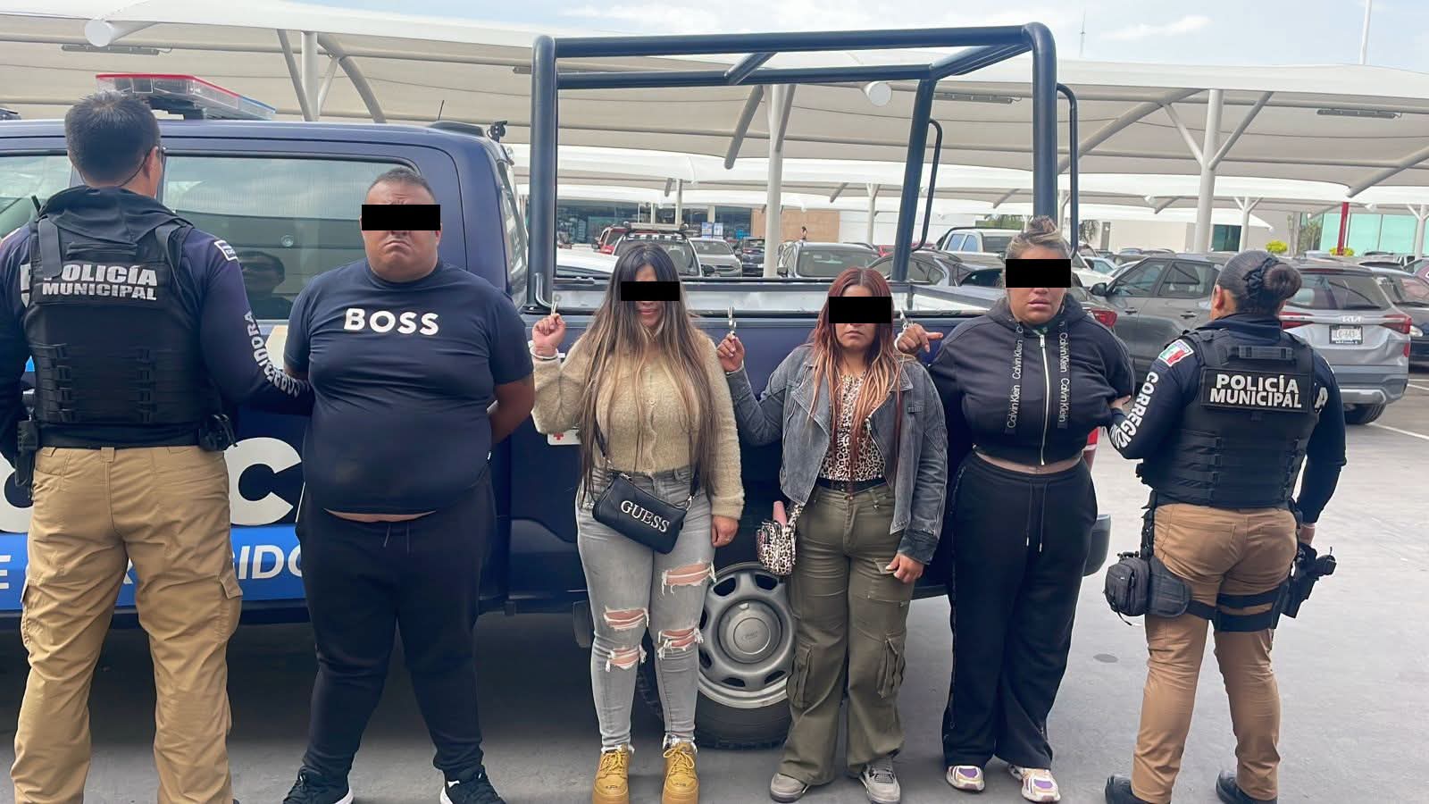 POLICÍAS DE CORREGIDORA DETUVIERON A LAS “FINOLIS”