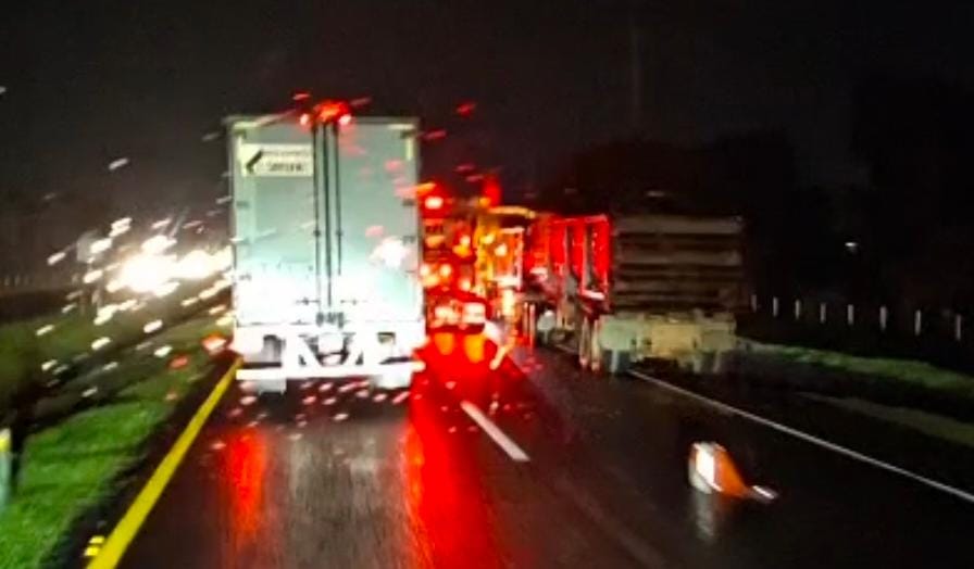 Material de obras en la autopista 57 provocó afectaciones en Cuesta China: CEI