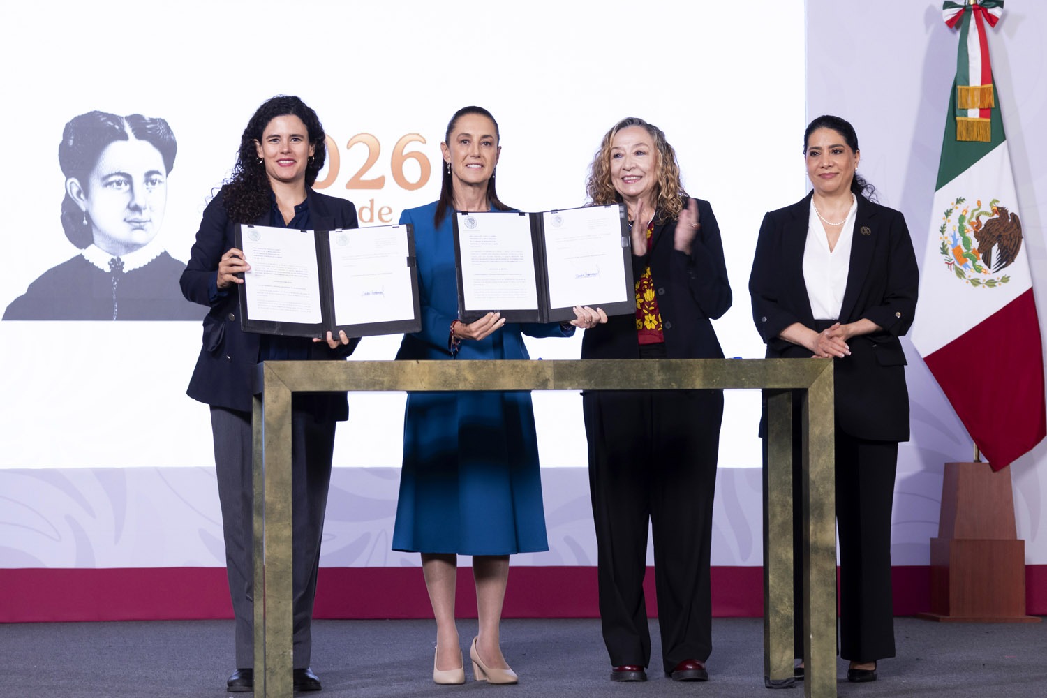 Claudia Sheinbaum presenta ley para homologar la investigación del feminicidio