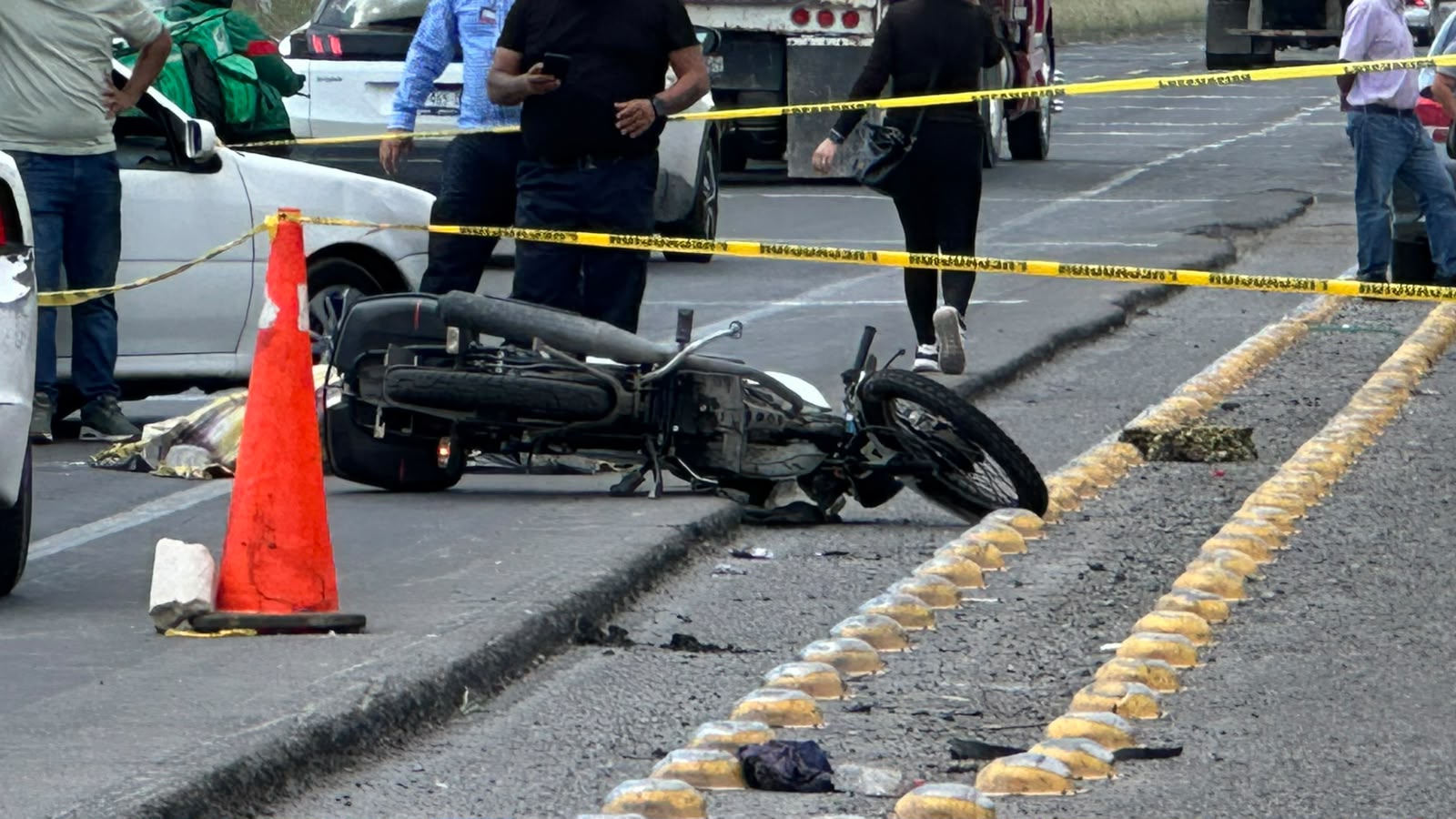 MUERE MOTOCICLISTA REPARTIDOR EN EL LIBRAMIENTO NORPONIENTE!