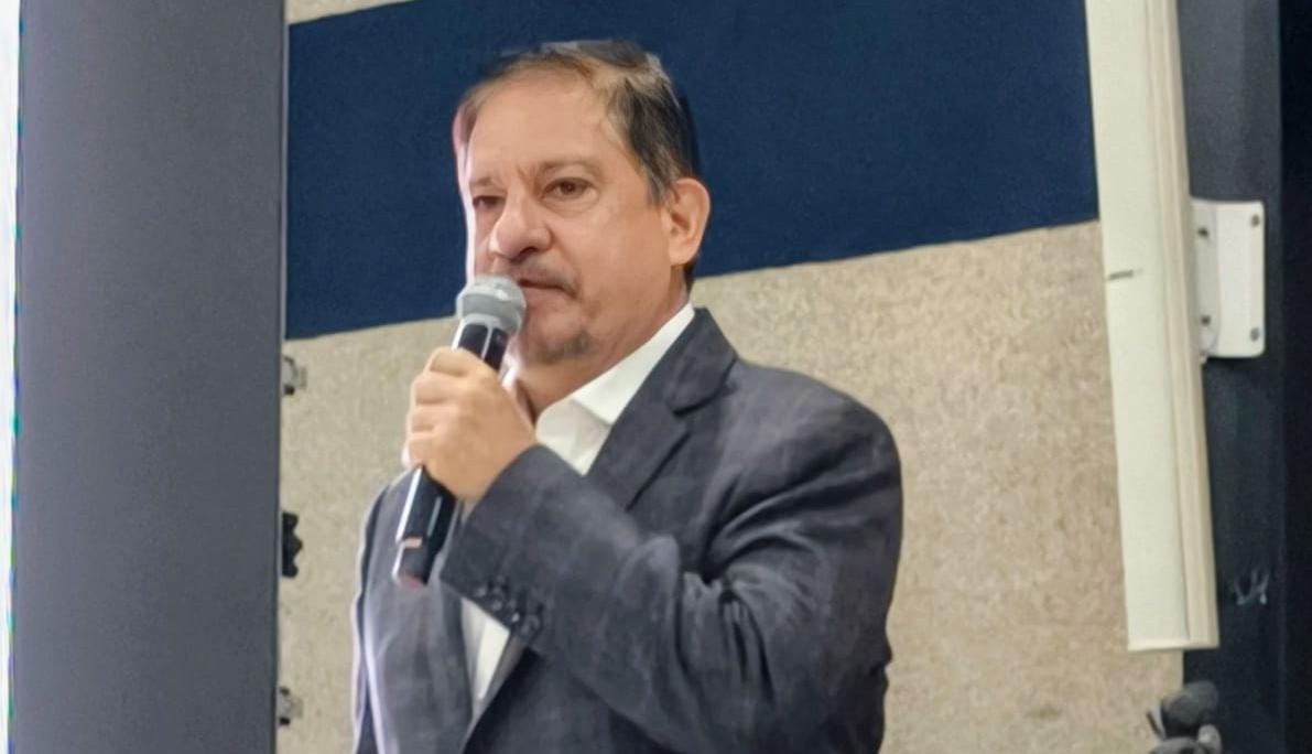 PLANTEA LUIS HUMBERTO FERNÁNDEZ LA NECESIDAD DE REPENSAR EL MODELO DE EDUCACIÓN SUPERIOR