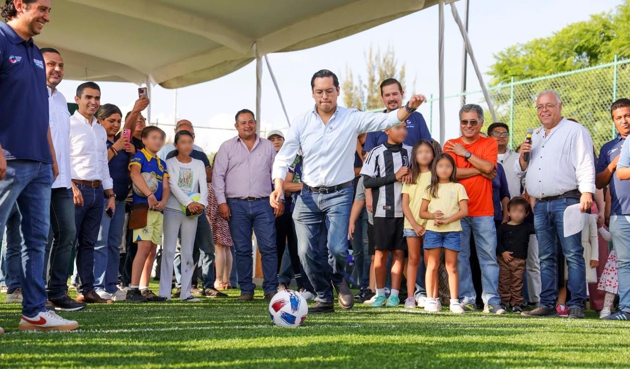 Chepe Guerrero entrega nueva cancha de futbol 5 para las familias de Santa Fe