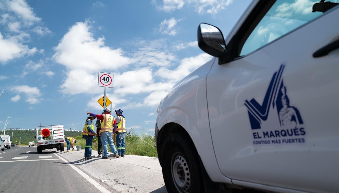 El Marqués fortalece la seguridad vial con la colocación y reubicación de señalética en 9 localidades