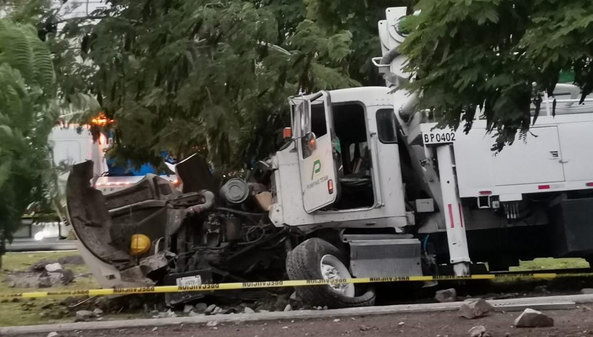 CAMIÓN SE QUEDÓ SIN FRENOS EN AVENIDA DEL PARQUE