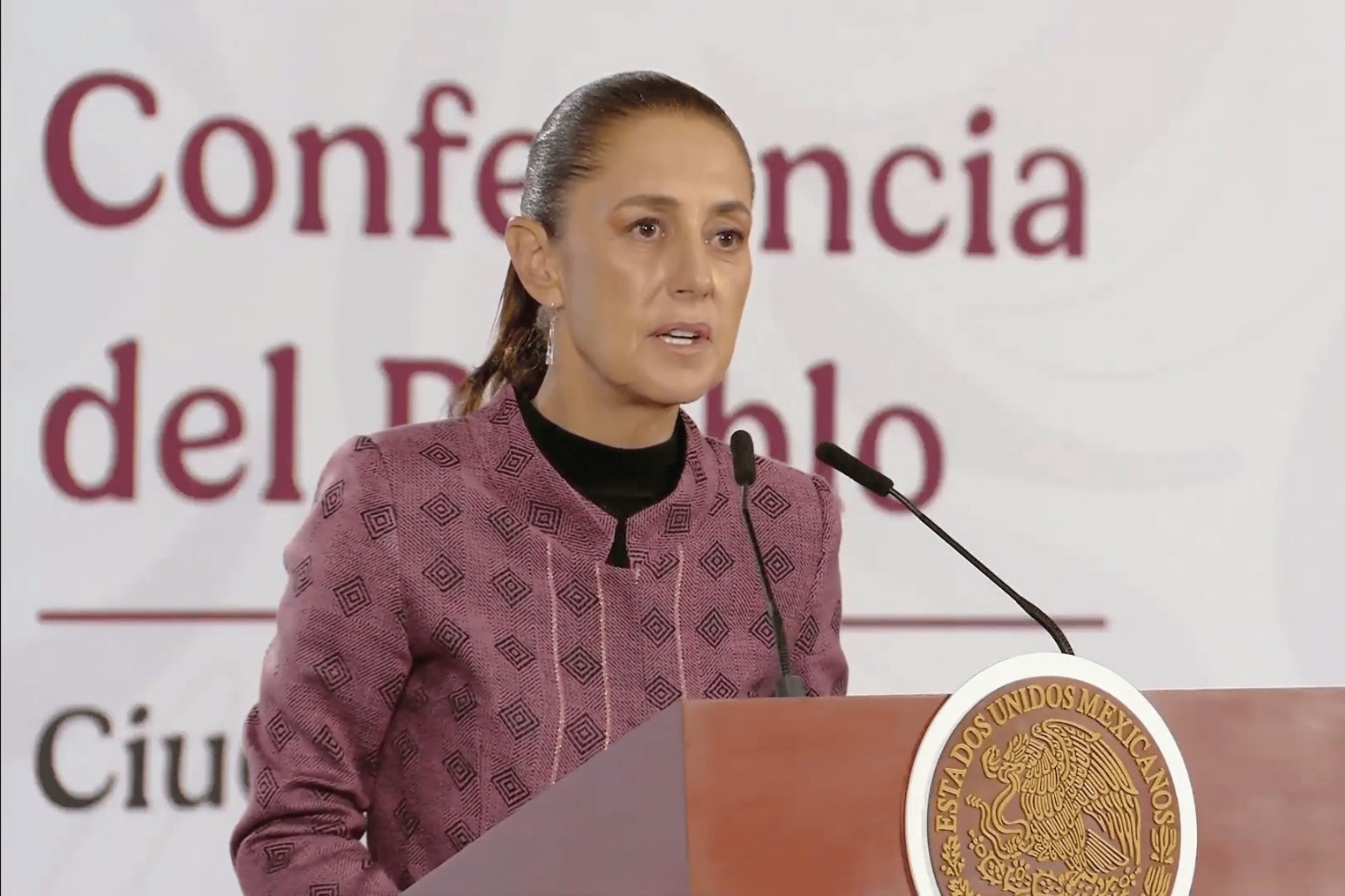 Dos mexicanos mueren en sismo de Colombia; Sheinbaum confirma contacto con familiares
