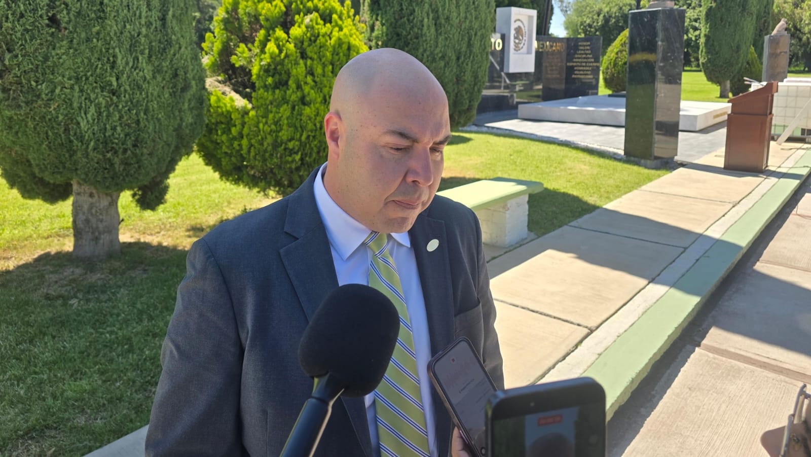 Álvaro Ugalde señala retrasos y deficiencias en obras de la Carretera 57
