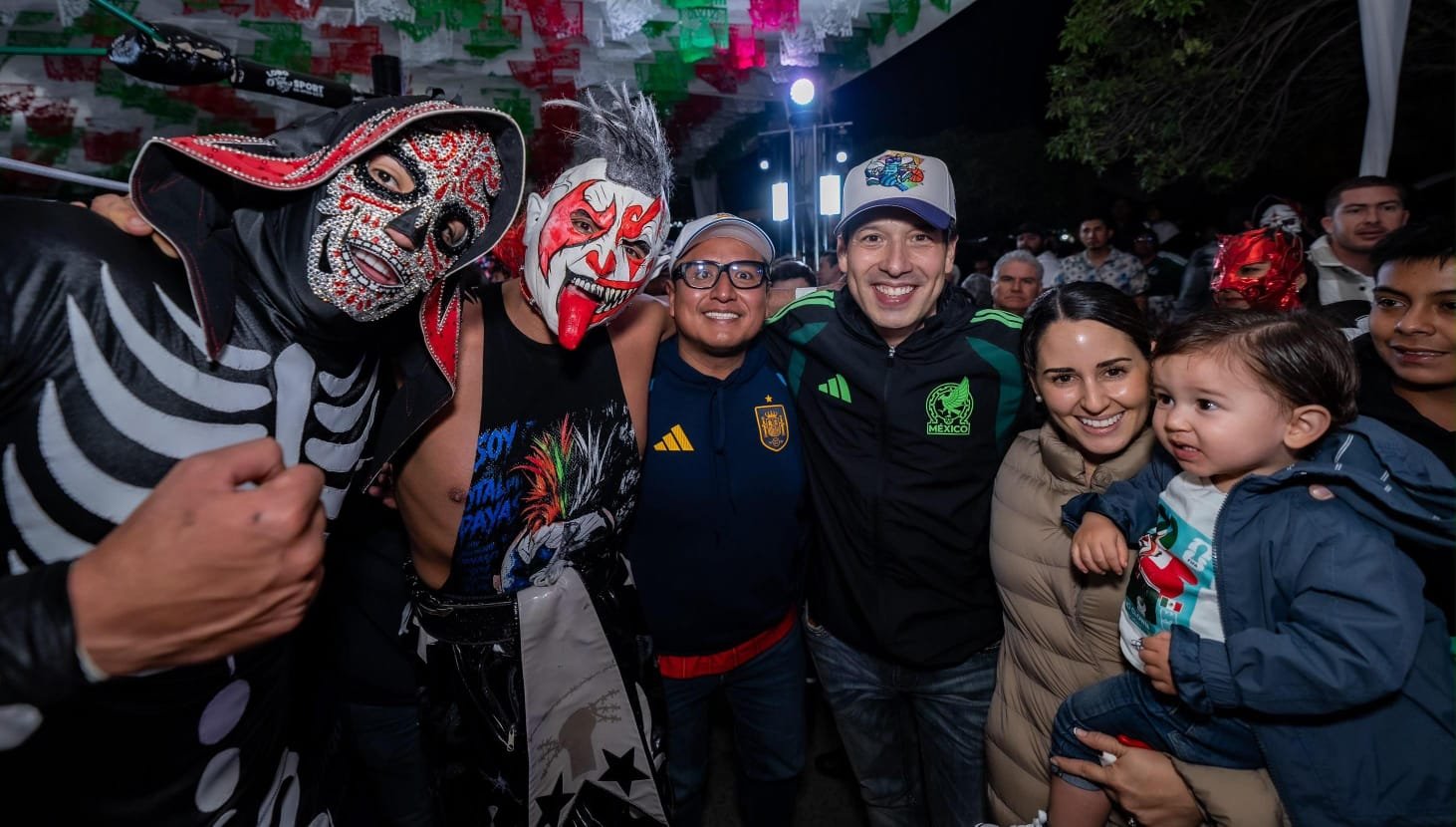 Rodrigo Monsalvo convive con familias durante jornada en La Pradera