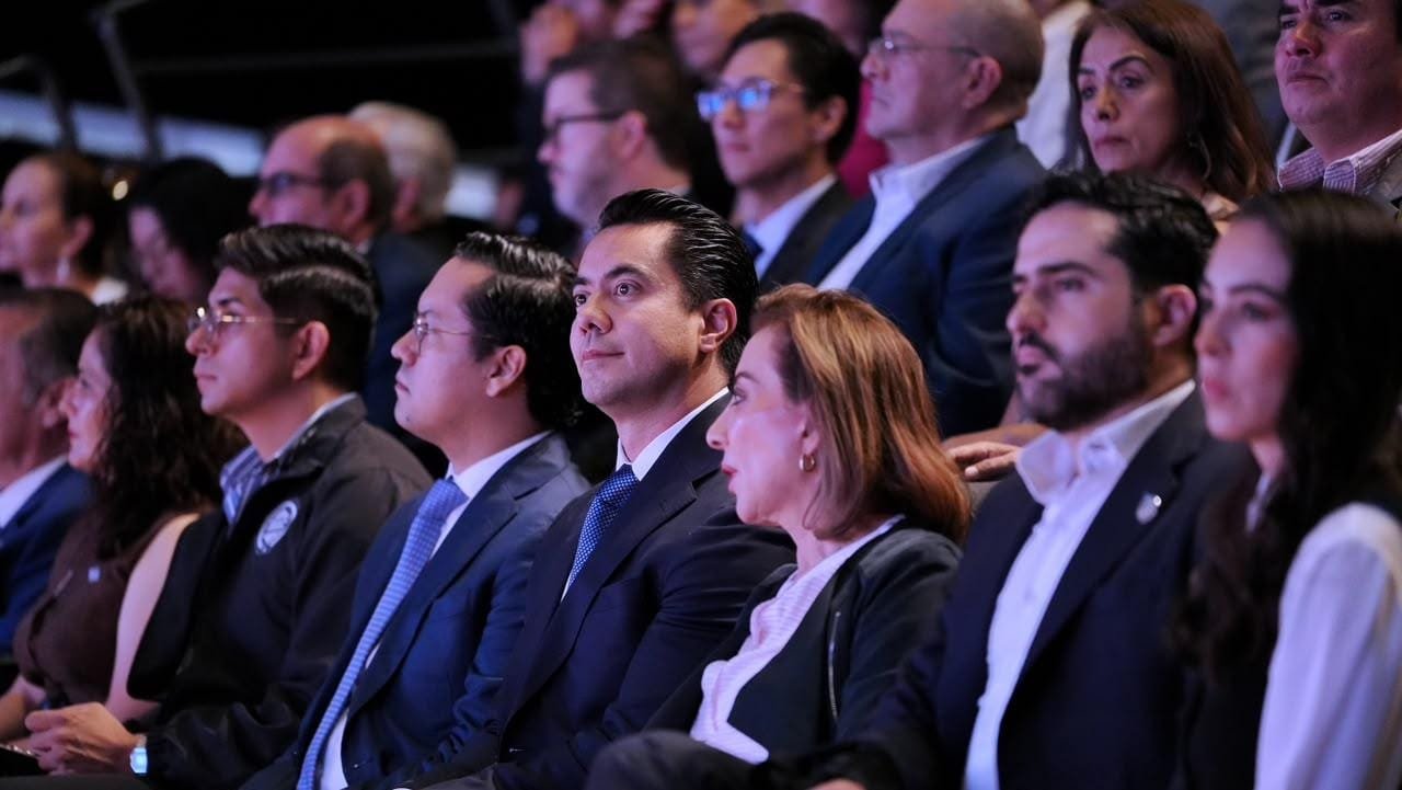 Felifer Macías a favor de la democracia en el Informe Anual de Actividades 2025 del IEEQ