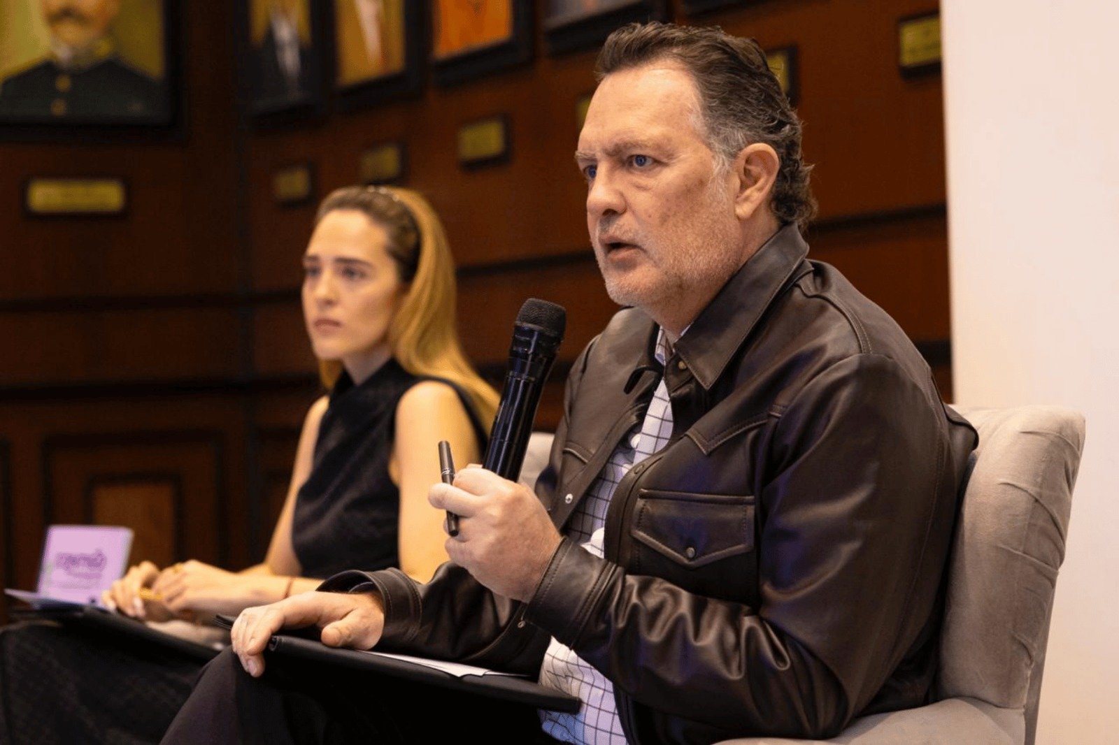 Mauricio Kuri responde a Laura Ballesteros sobre los baches en Querétaro