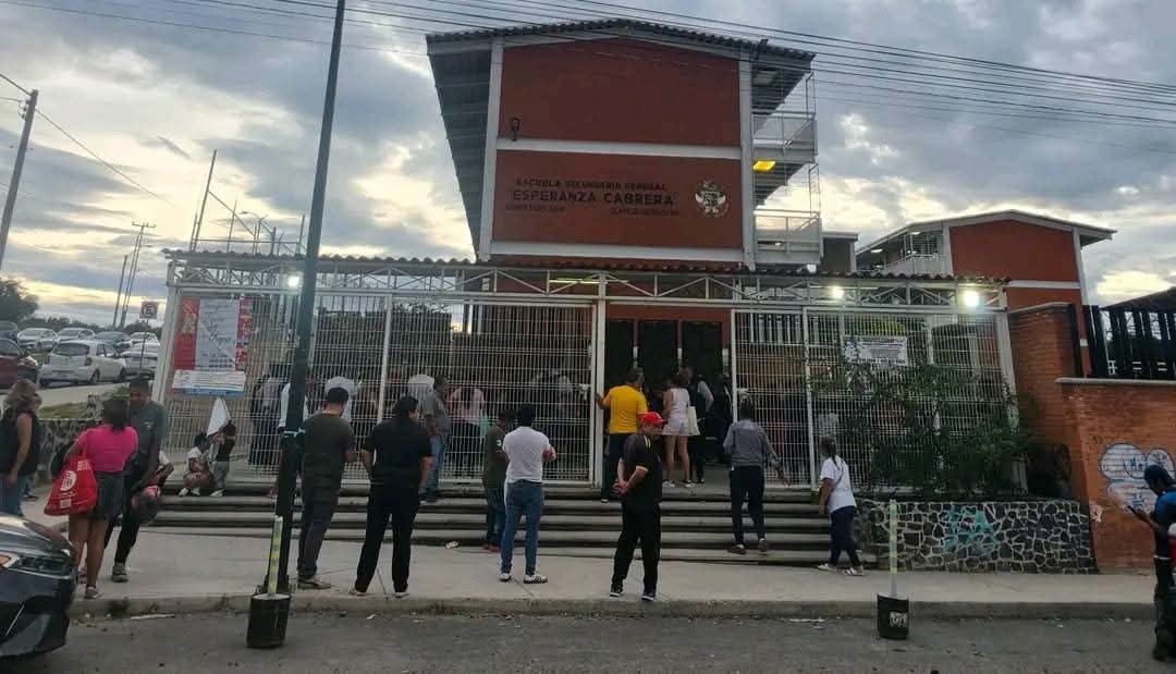 SE REPORTAN ESTABLES LOS CUATRO LESIONADOS EN LA SECUNDARIA ESPERANZA CABRERA
