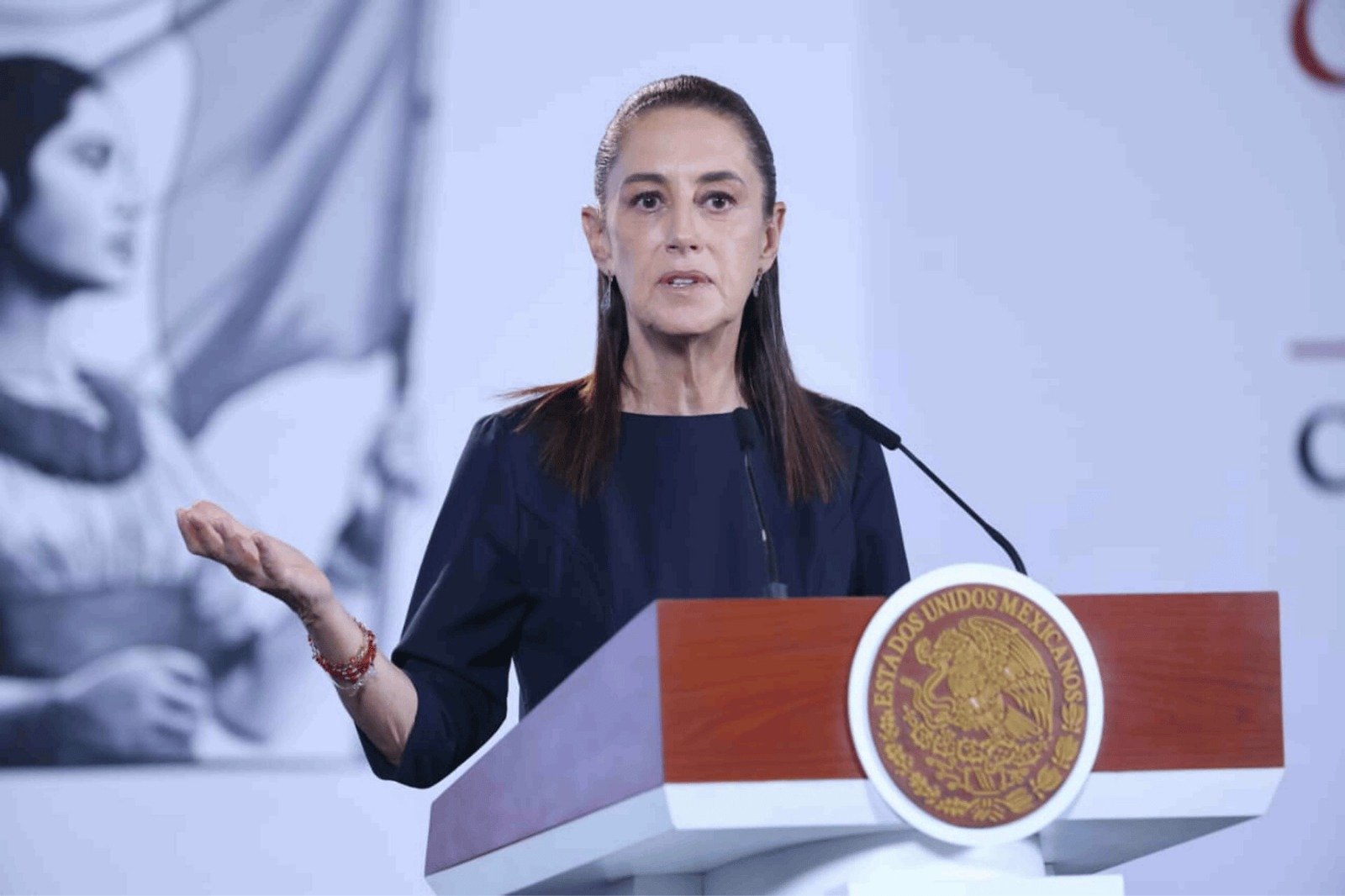 Claudia Sheinbaum pide revisar colaboración de Mauricio Kuri con Ronald Johnson en Querétaro