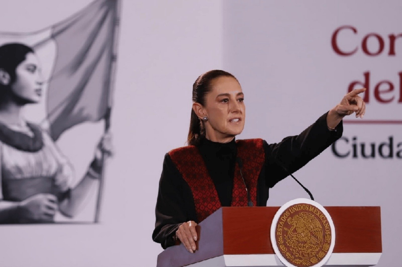 Claudia Sheinbaum presenta decreto para obligar a plataformas digitales a retirar contenido violento