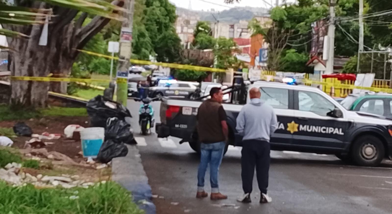 POLICÍAS ABATEN A BALAZOS A SUJETO ARMADO CON UN MACHETE
