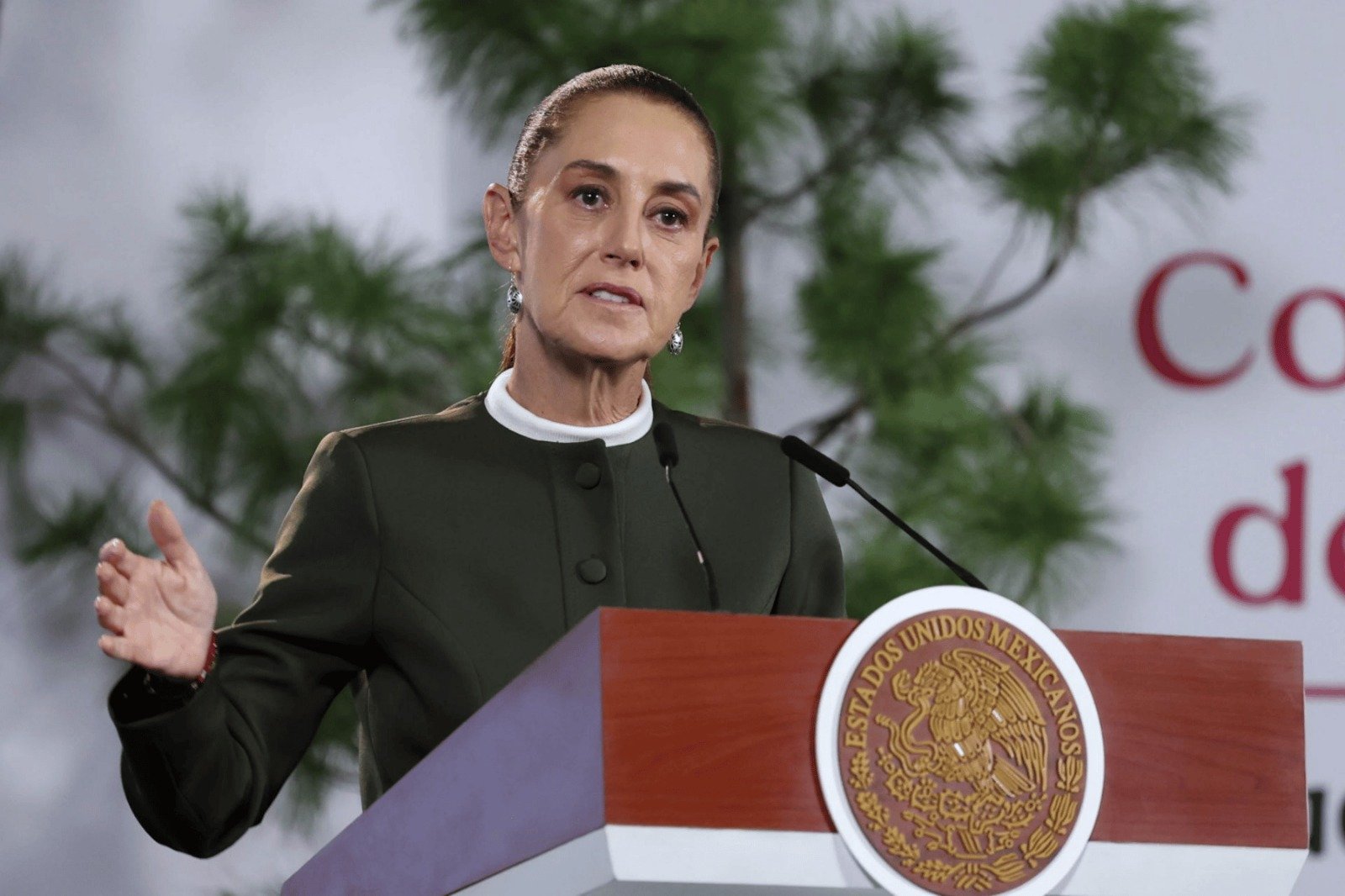 Claudia Sheinbaum instruye al IMSS evaluar mejoras salariales y regularización de plazas