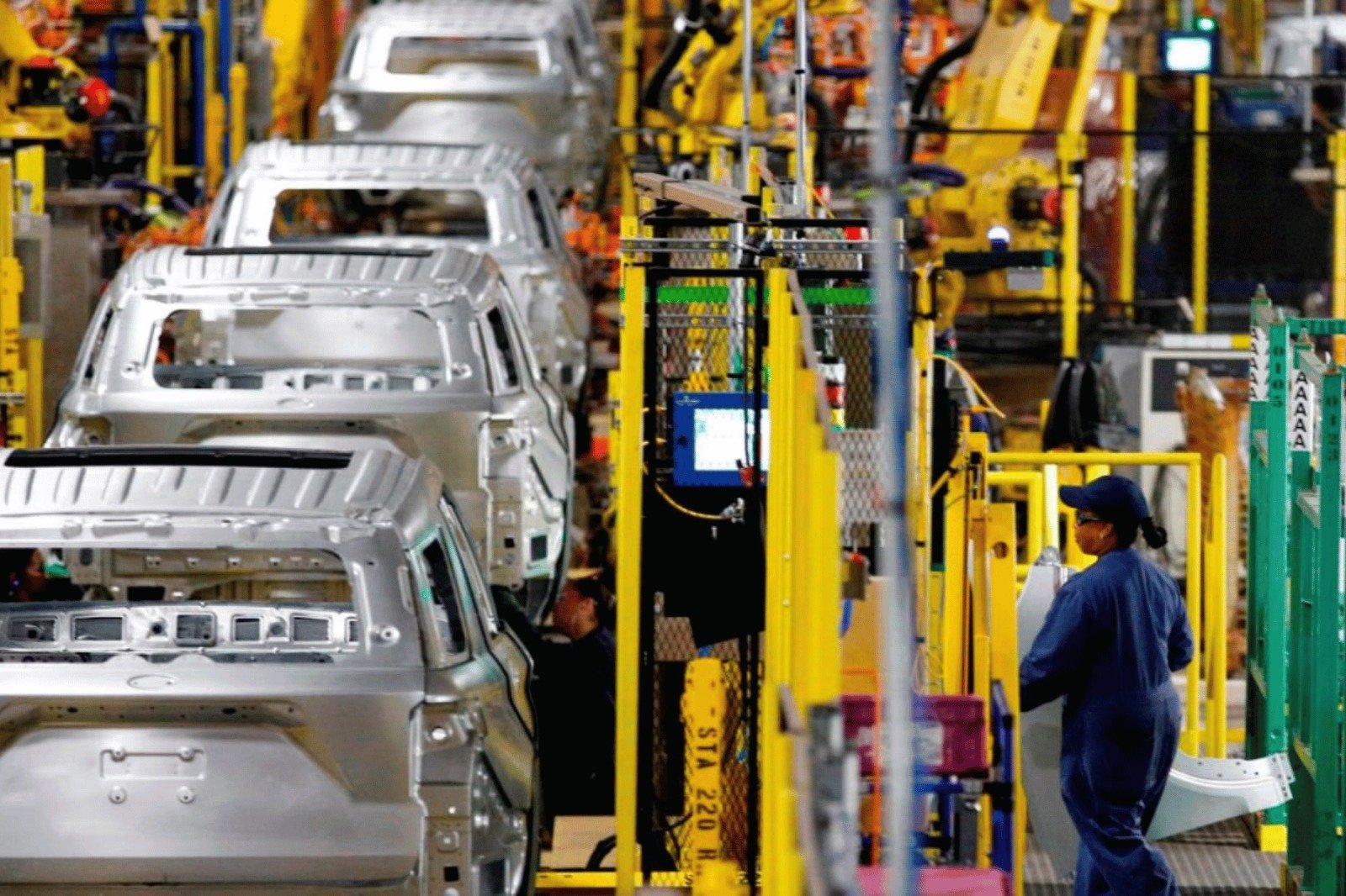 México registra mayor producción manufacturera pese a la caída del empleo