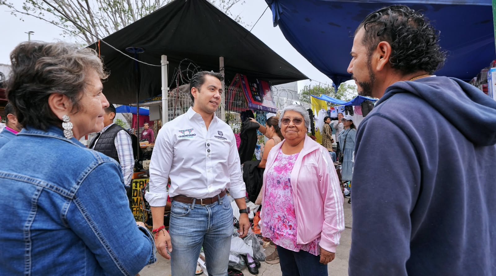 Visita Felifer Macías el Mercado 4 de Marzo para respaldar la economía local