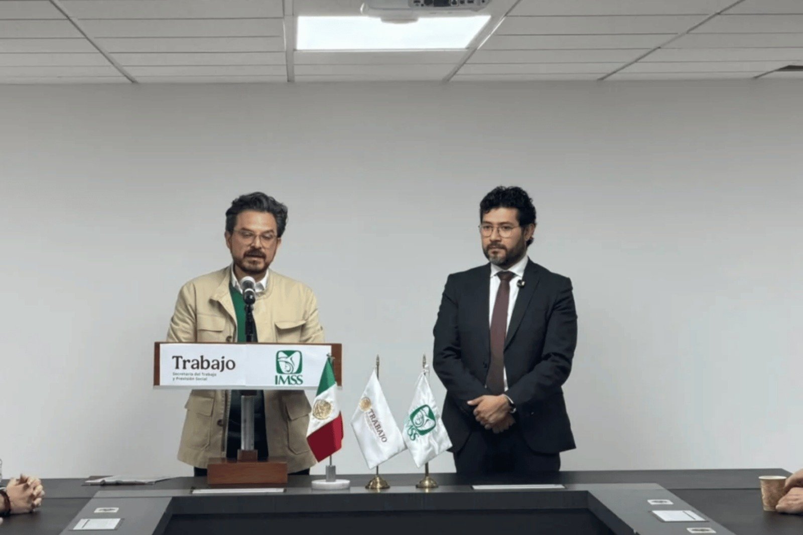 IMSS y sindicato acuerdan incremento global de 8%; Zoé Robledo anuncia medidas operativas