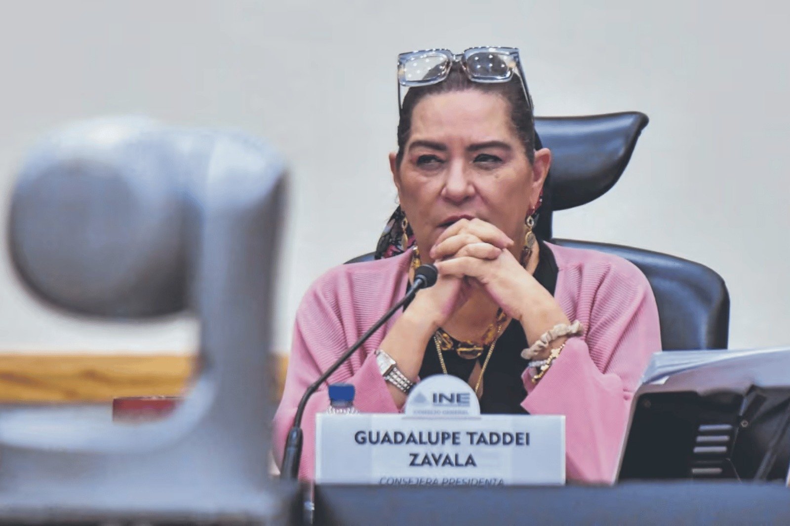 Guadalupe Taddei anuncia su renuncia a la presidencia del INE ante la Cámara de Diputados