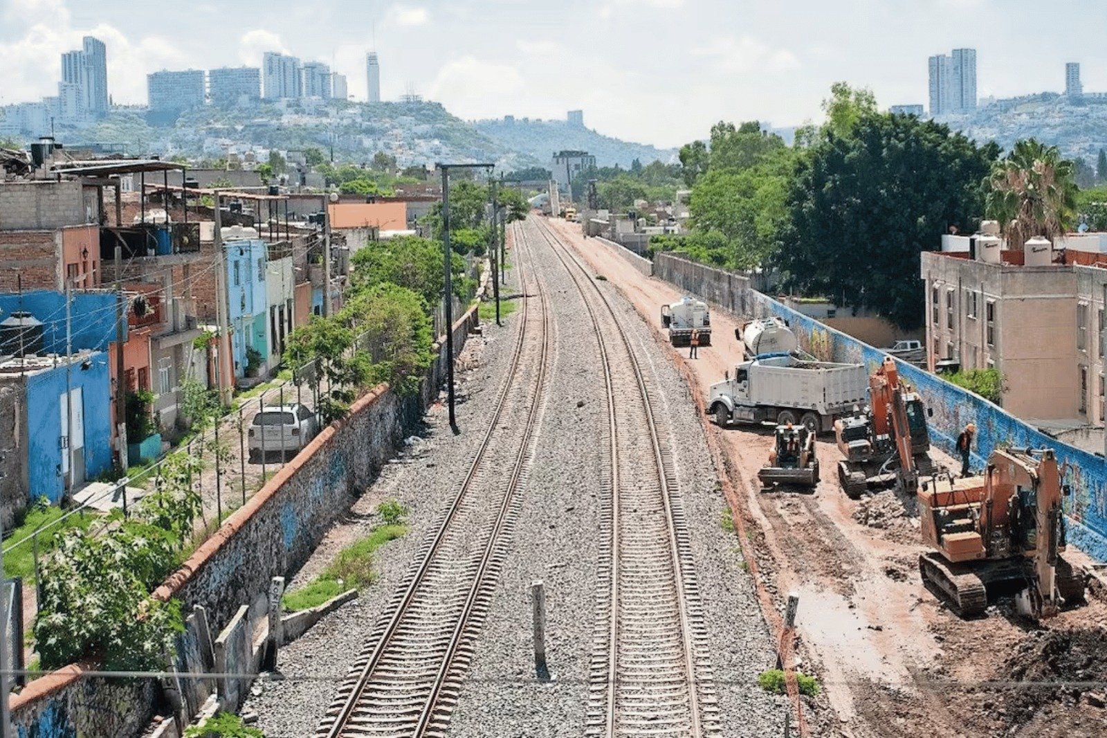 Gobierno estatal espera proyecto ejecutivo de obras ferroviarias en calle Invierno