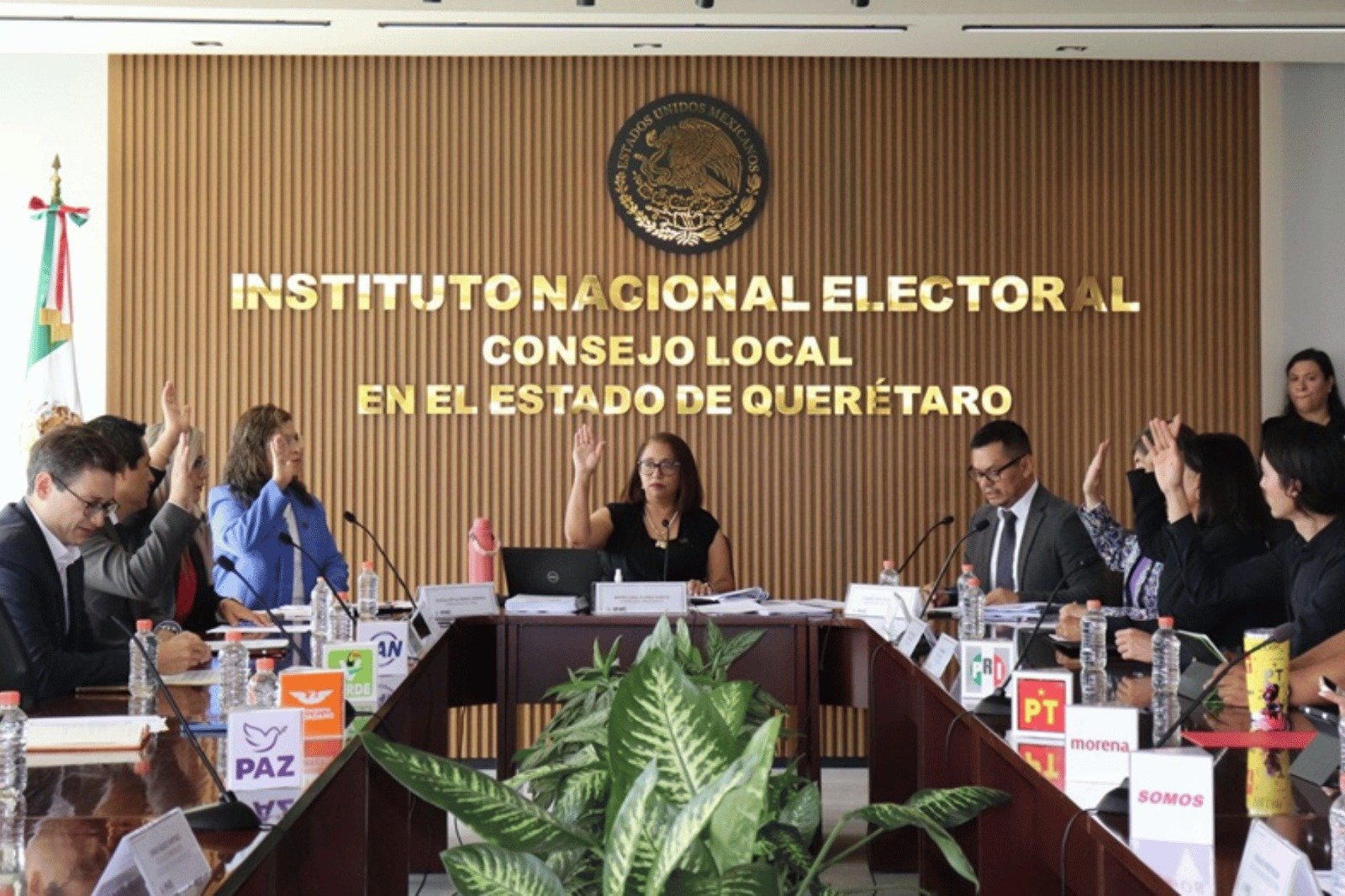 Partidos políticos solicitan transparencia al INE por controversia sobre contratos electorales